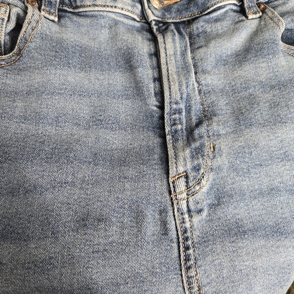 American Eagle High Rise Mom Jean Relaxed Fit Tapered 29" L Size 14 Long 14L - Picture 13 of 13